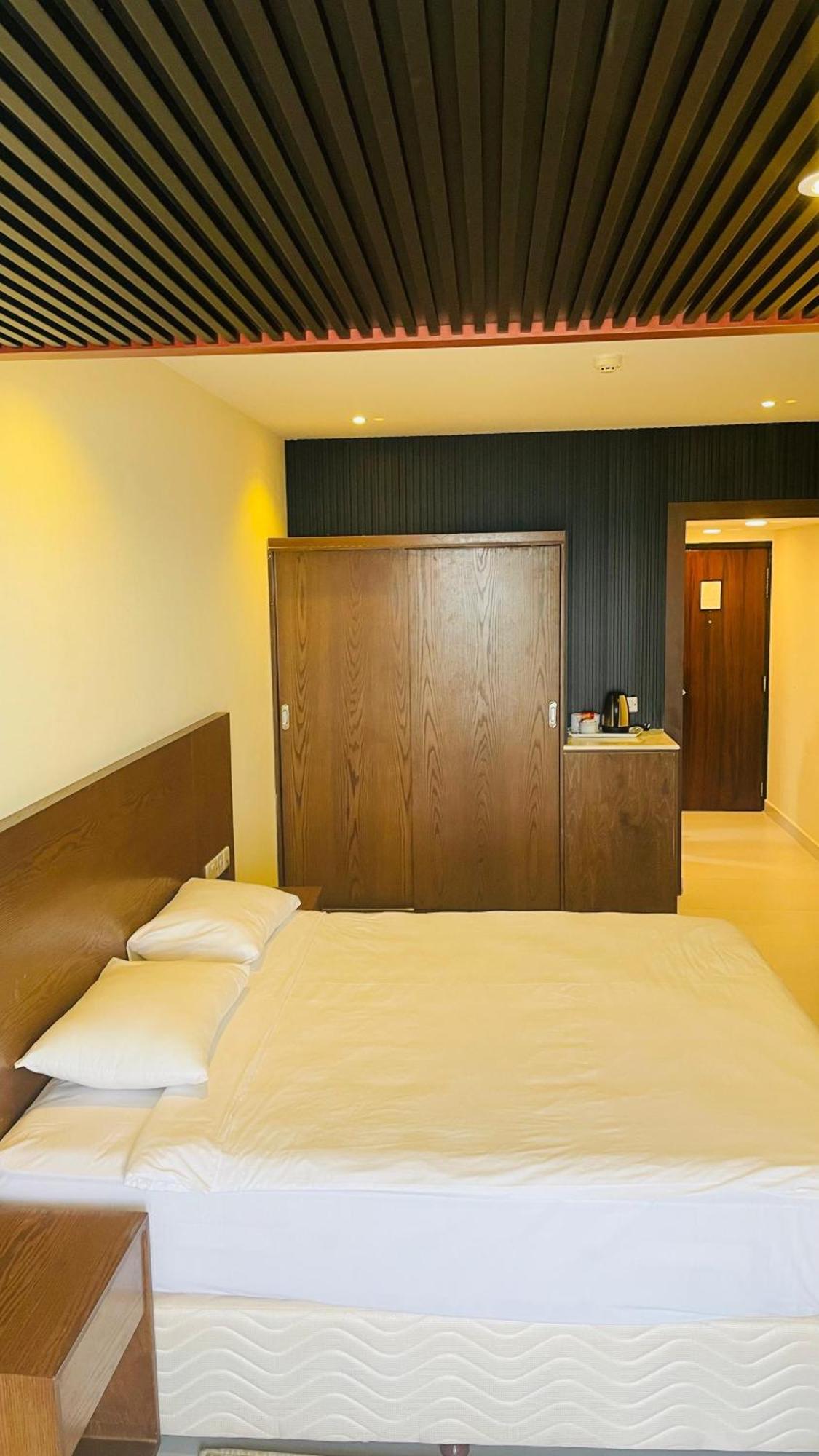 Resort Sur Beach Holiday Bagian luar foto