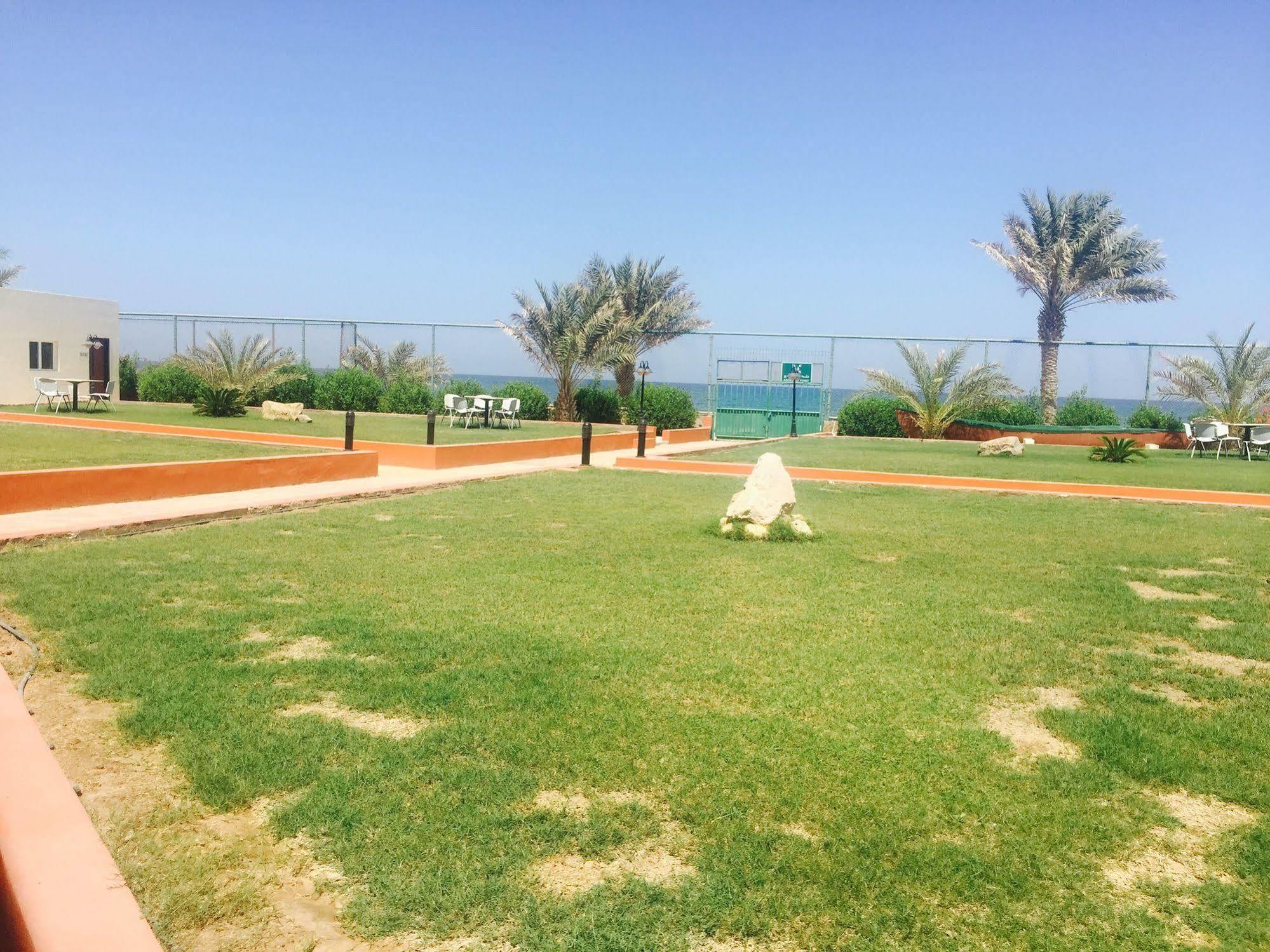 Resort Sur Beach Holiday Bagian luar foto